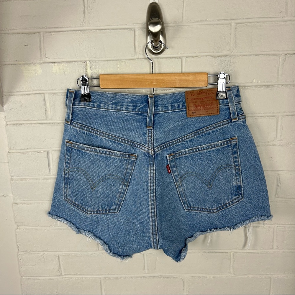 Levi’s Distressed Denim Cutoff Shorts Size 27 - Picture 9 of 11